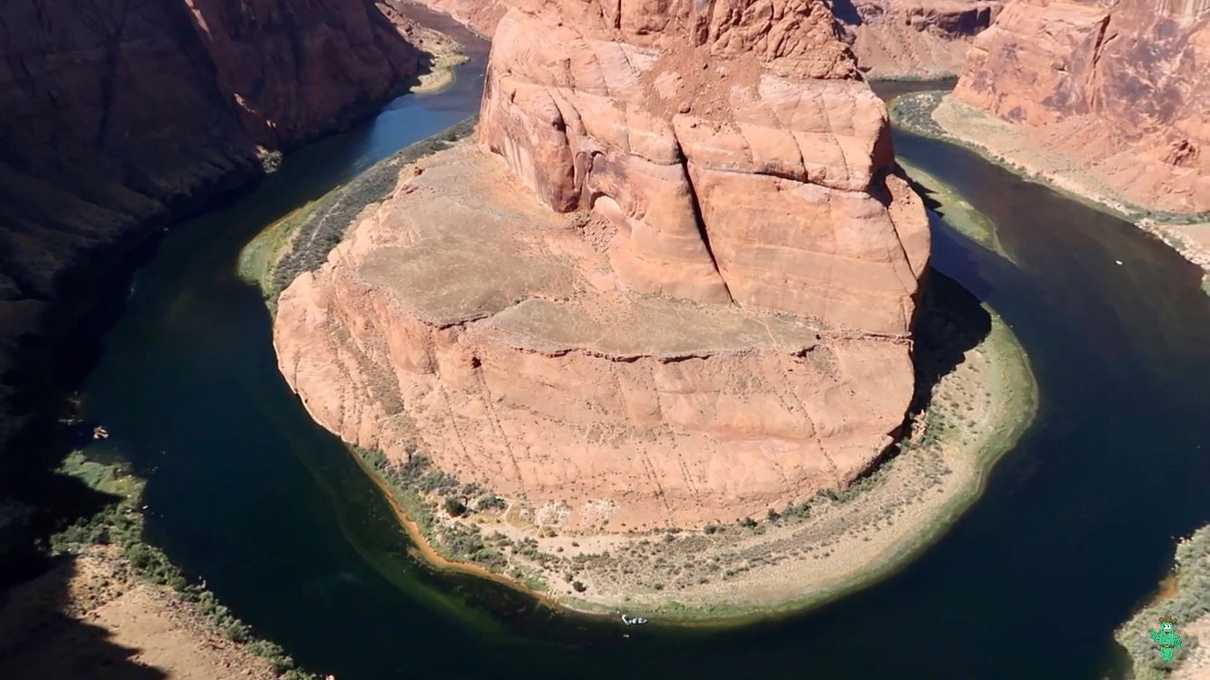 A view of Horseshoe Bend from the main overlook