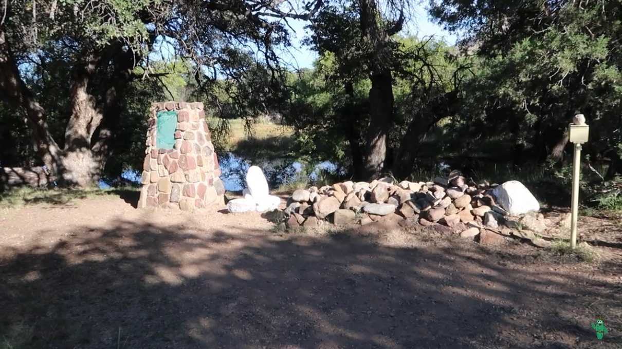 Ringo's grave and historic marker