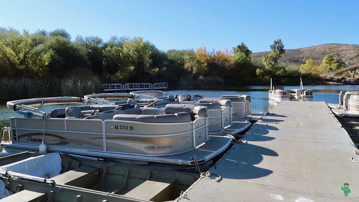 View of pontoon boats at the marina a Patagonia Lake