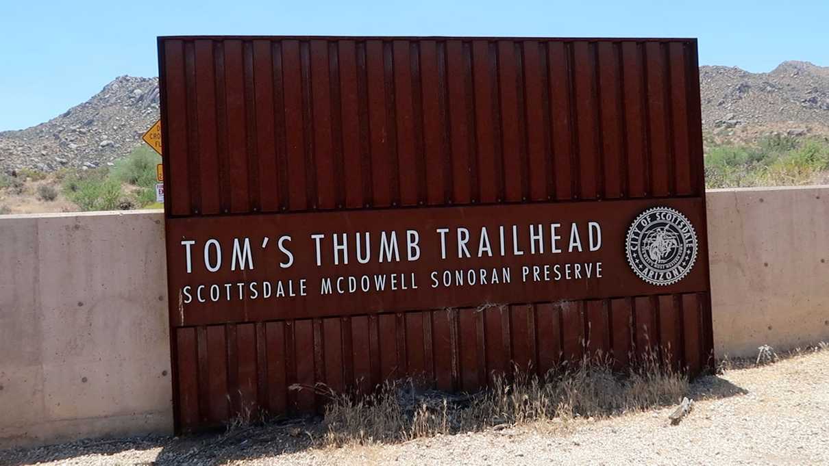 Tom's Thumb Trailhead Sign