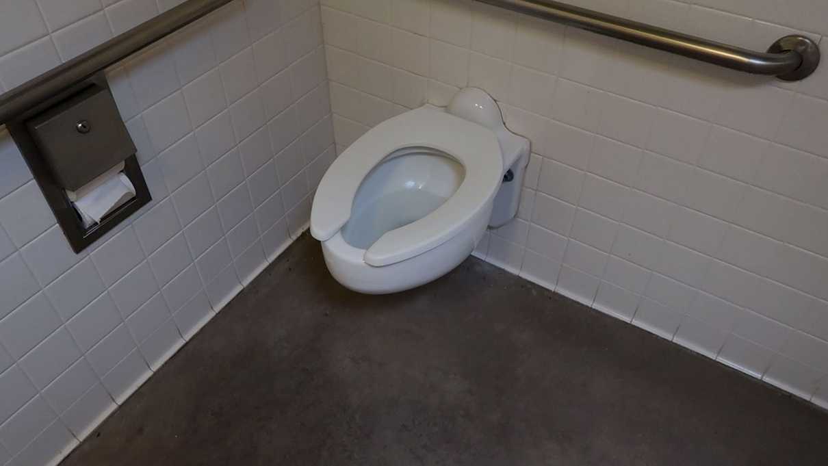 A clean toilet at Homolovi State Park Campground